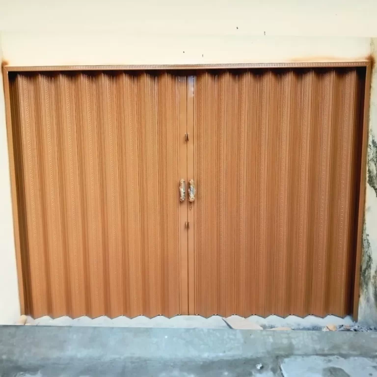 Folding Gate