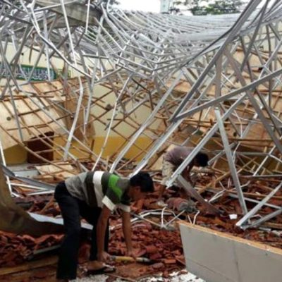 atap-roboh-Tribratanews-Polda-Jateng-Polri-1024x769